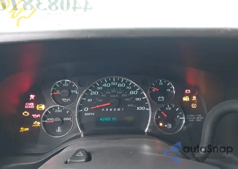 2017 Chevrolet Express 2500 Work Van z USA, uszkodzony, nr VIN 1GCWGAF18H1321477